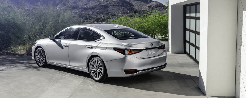 لكزس ES 300 AH Hybrid 2025