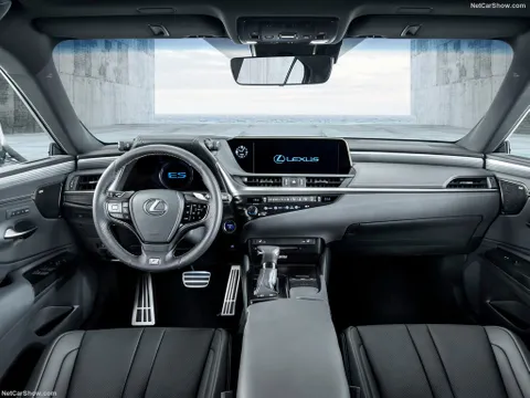 لكزس ES 300 AH Hybrid 2025